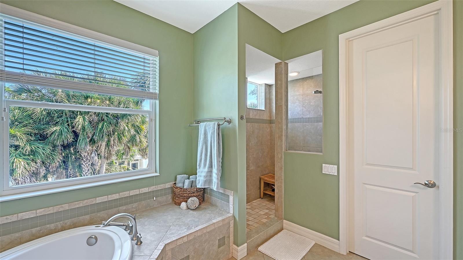 Image 24 of 54 For 5201 Avenida Del Mare