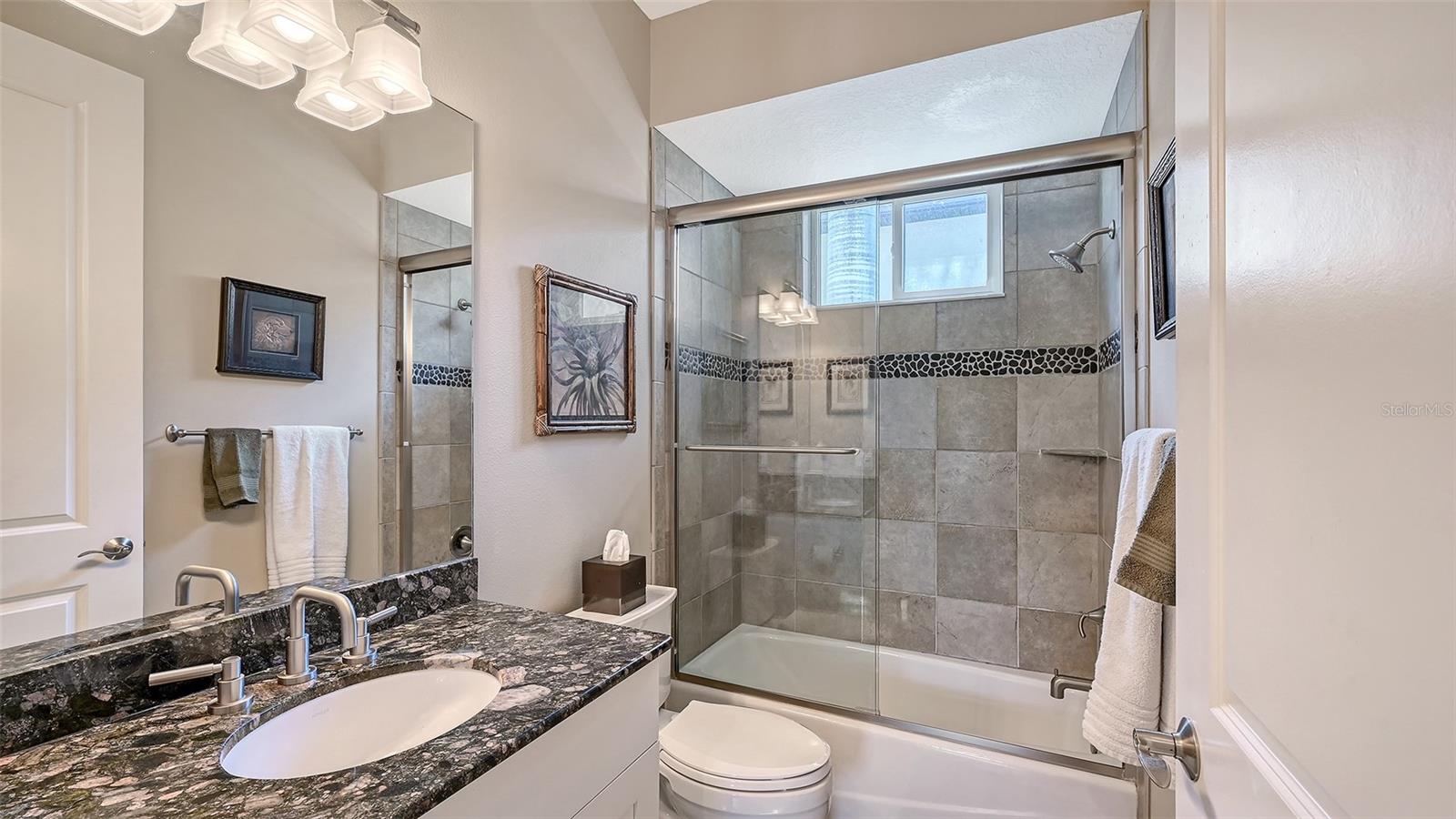 Image 31 of 54 For 5201 Avenida Del Mare