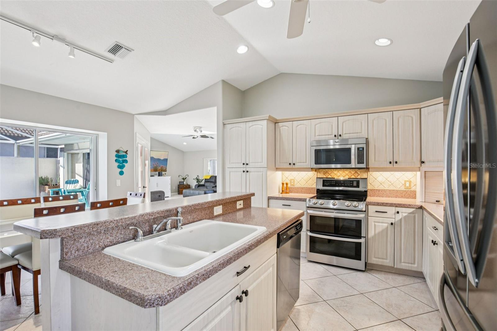 Image 7 of 30 For 155 Coco Palm Drive