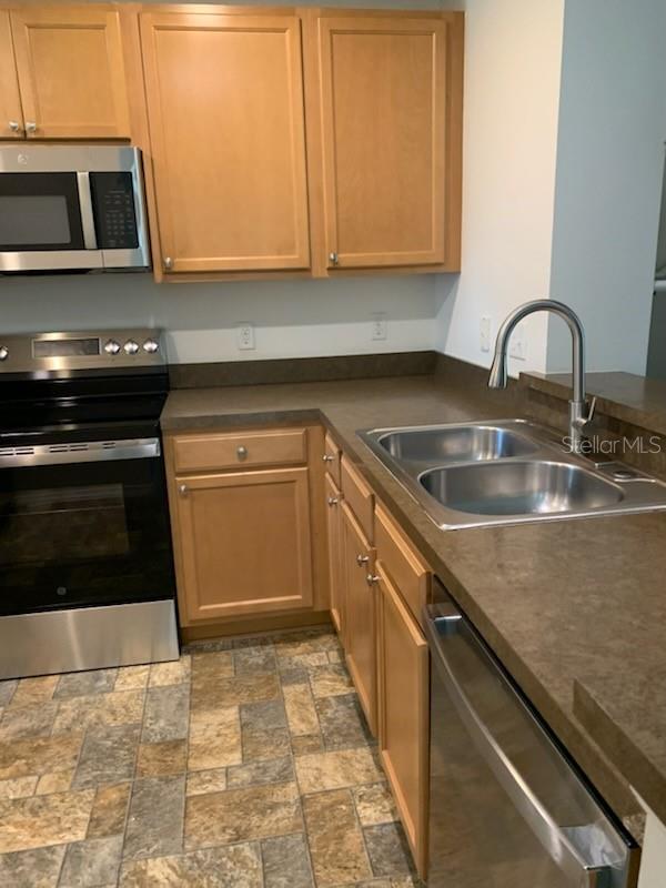 Image 2 of 14 For 8893 White Sage Loop