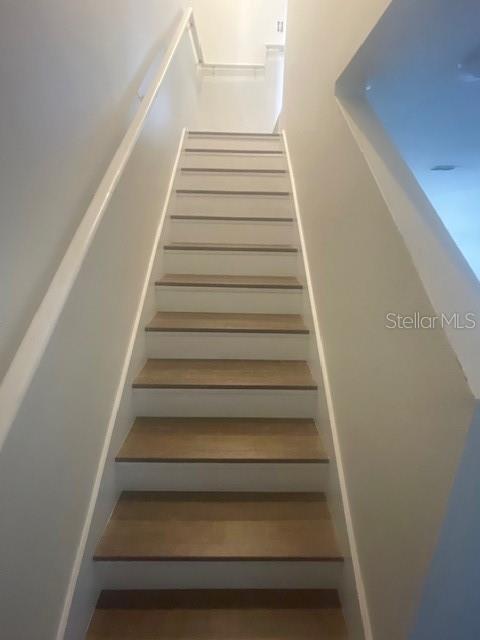 Image 7 of 14 For 8893 White Sage Loop