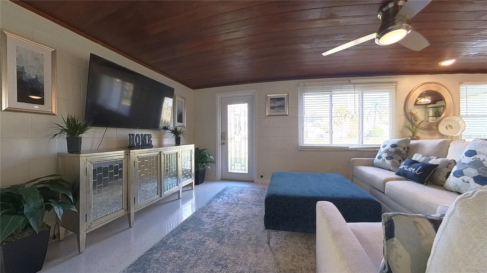 Image 17 of 41 For 511 Dona Drive