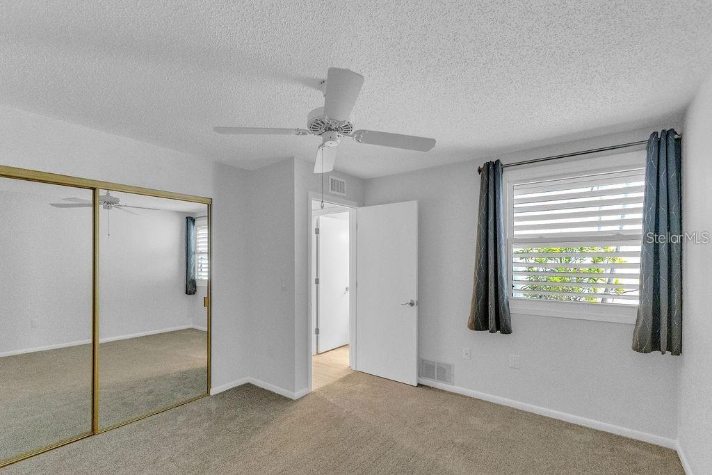 Image 17 of 35 For 5188 Marsh Field Lane 93