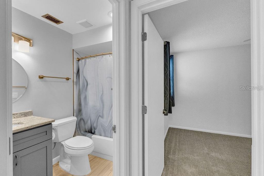 Image 19 of 35 For 5188 Marsh Field Lane 93