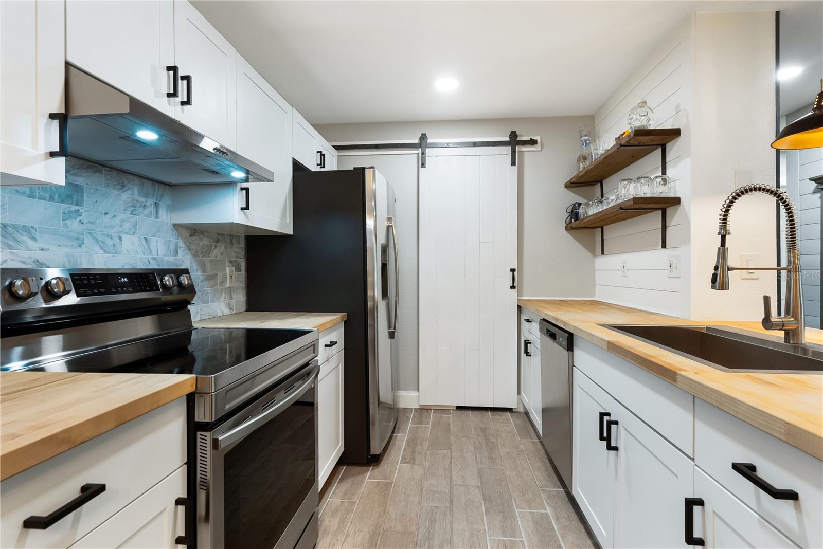 Image 11 of 35 For 7424 Vista Way 104