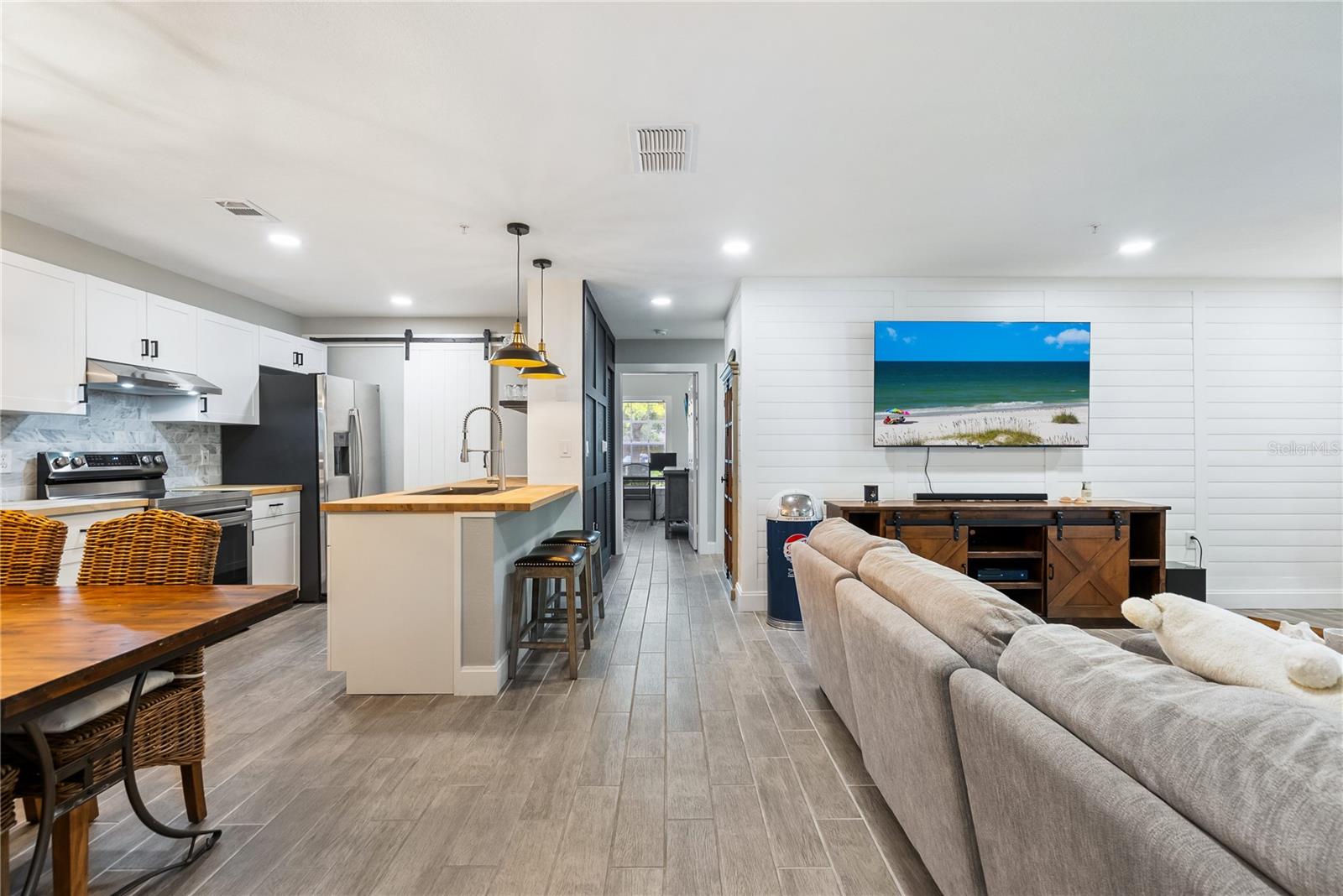 Image 19 of 35 For 7424 Vista Way 104