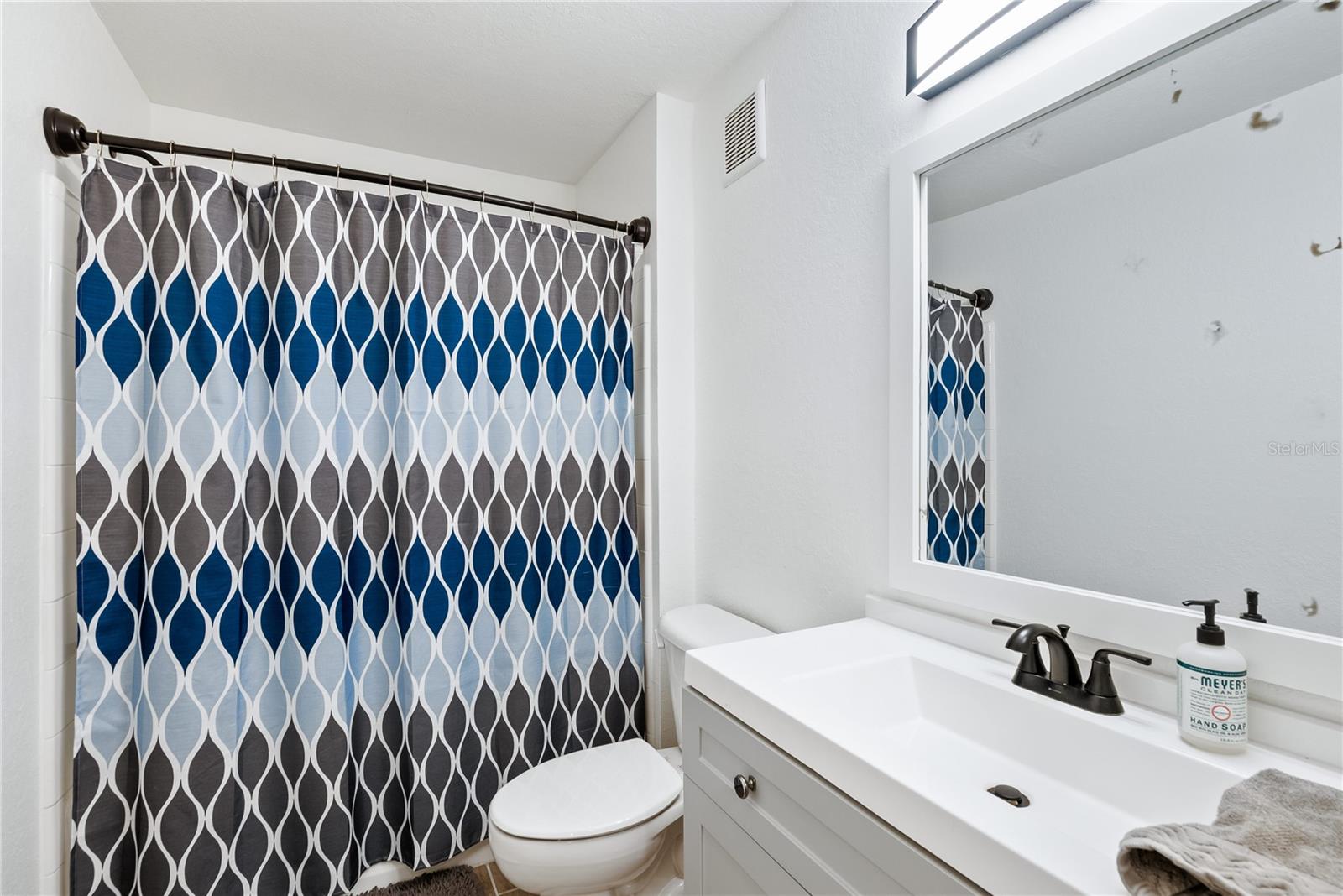 Image 23 of 35 For 7424 Vista Way 104