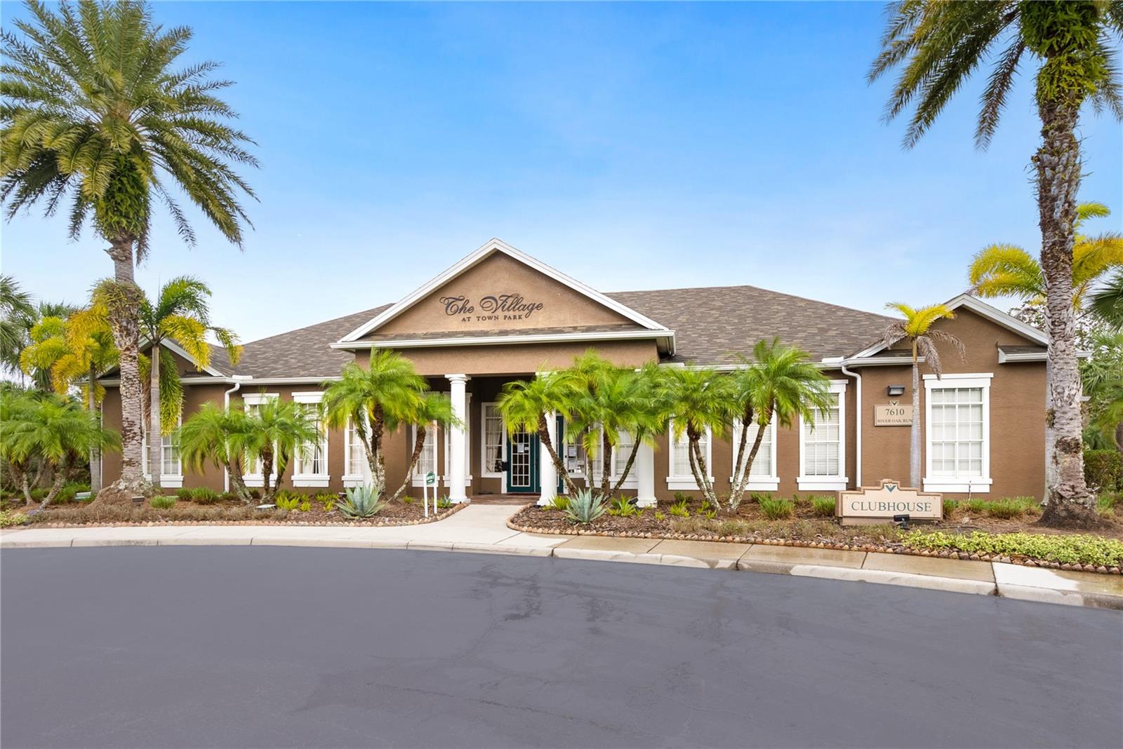 Image 28 of 35 For 7424 Vista Way 104