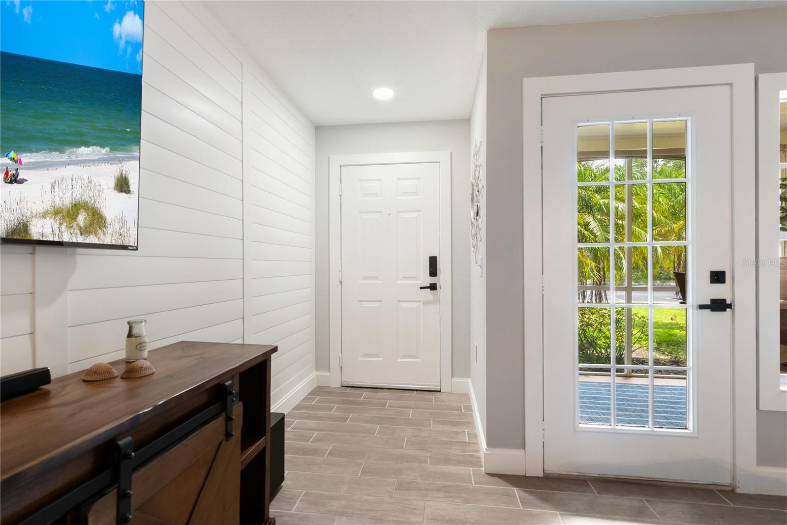 Image 3 of 35 For 7424 Vista Way 104