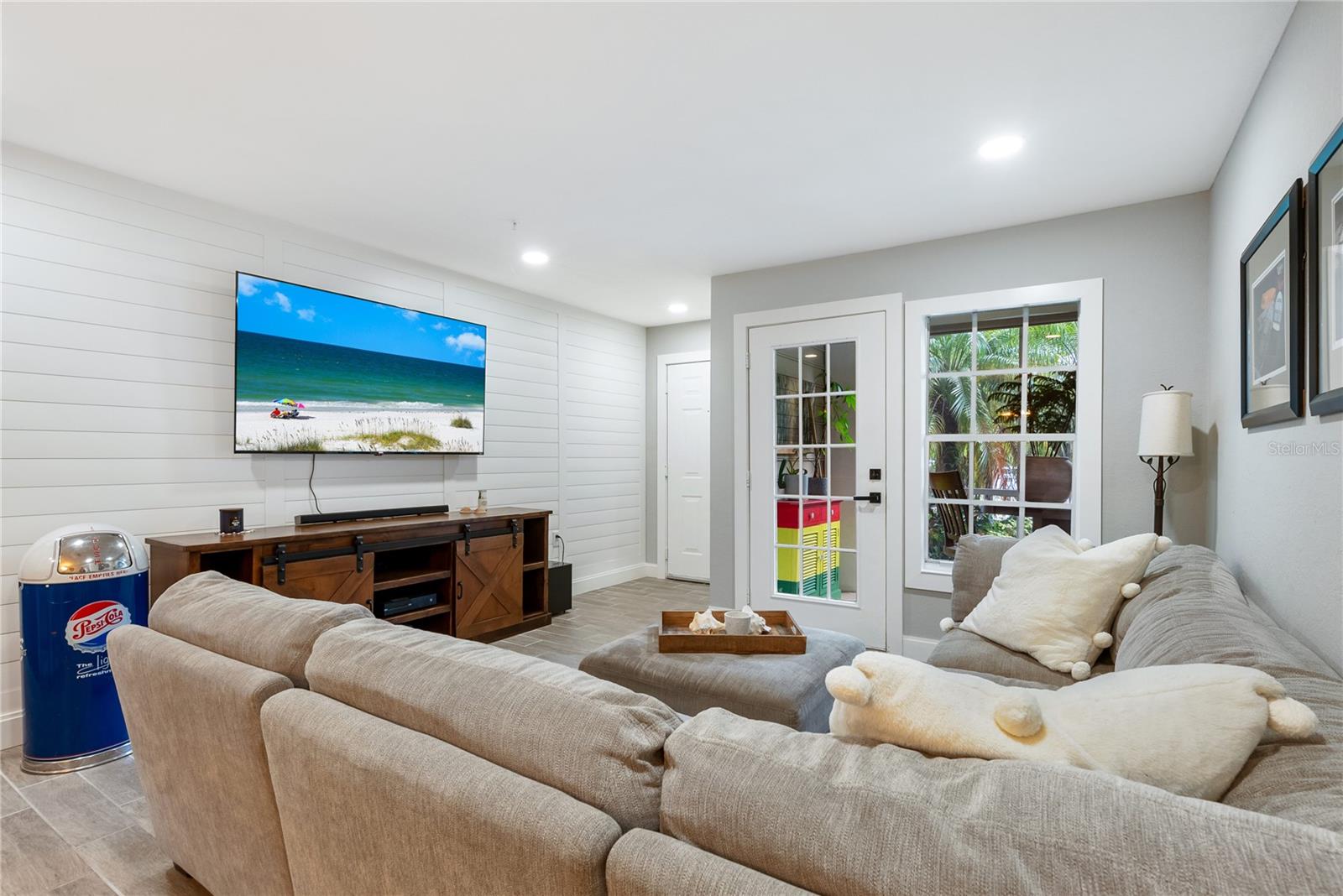 Image 5 of 35 For 7424 Vista Way 104