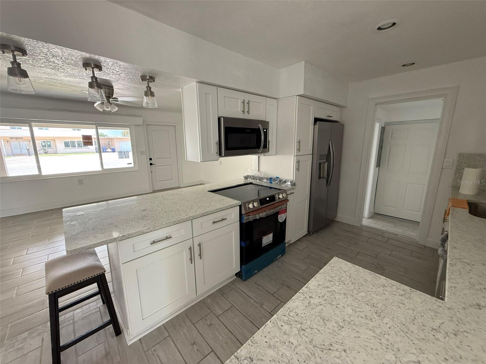 Image 11 of 14 For 460 82nd Avenue