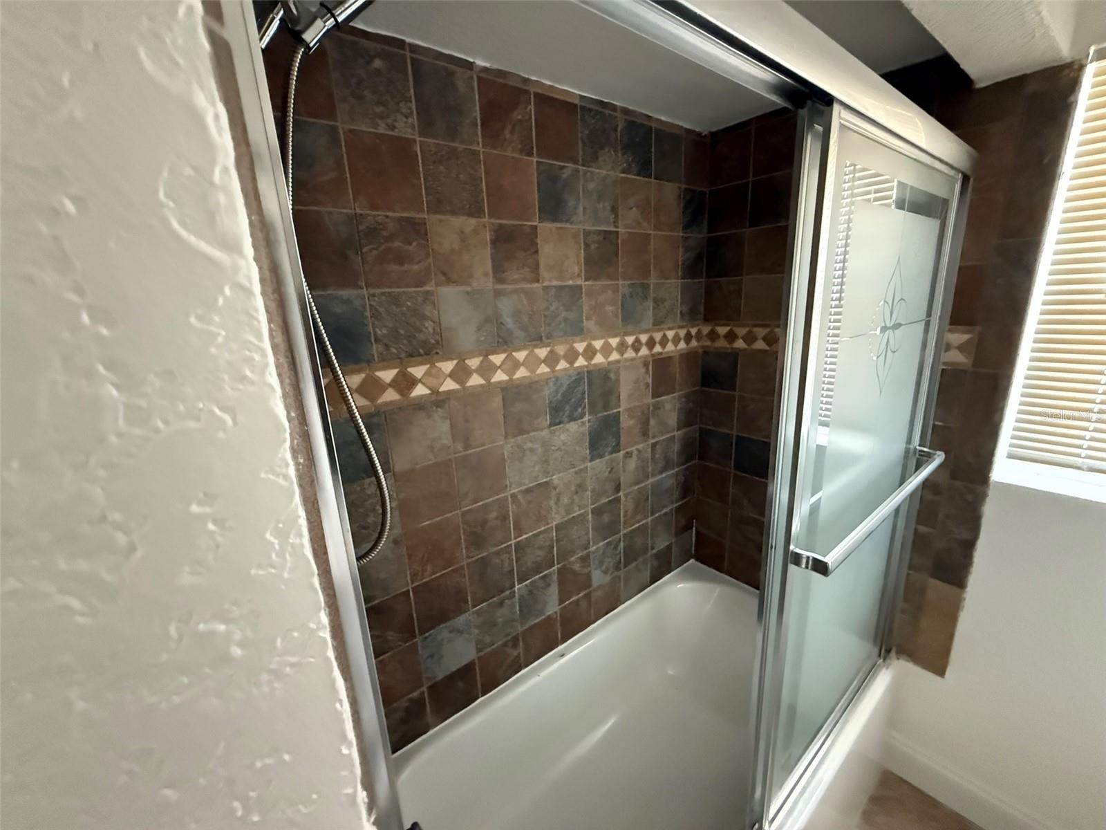 Image 5 of 14 For 460 82nd Avenue