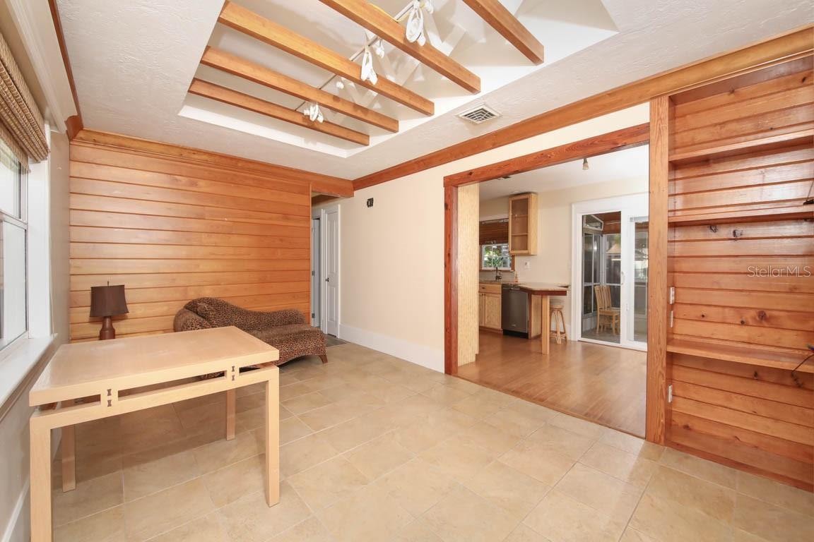 Image 10 of 31 For 1000 Gantt Avenue