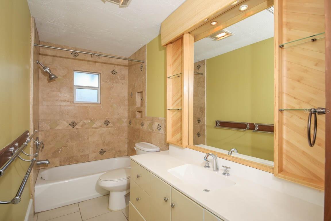 Image 18 of 31 For 1000 Gantt Avenue