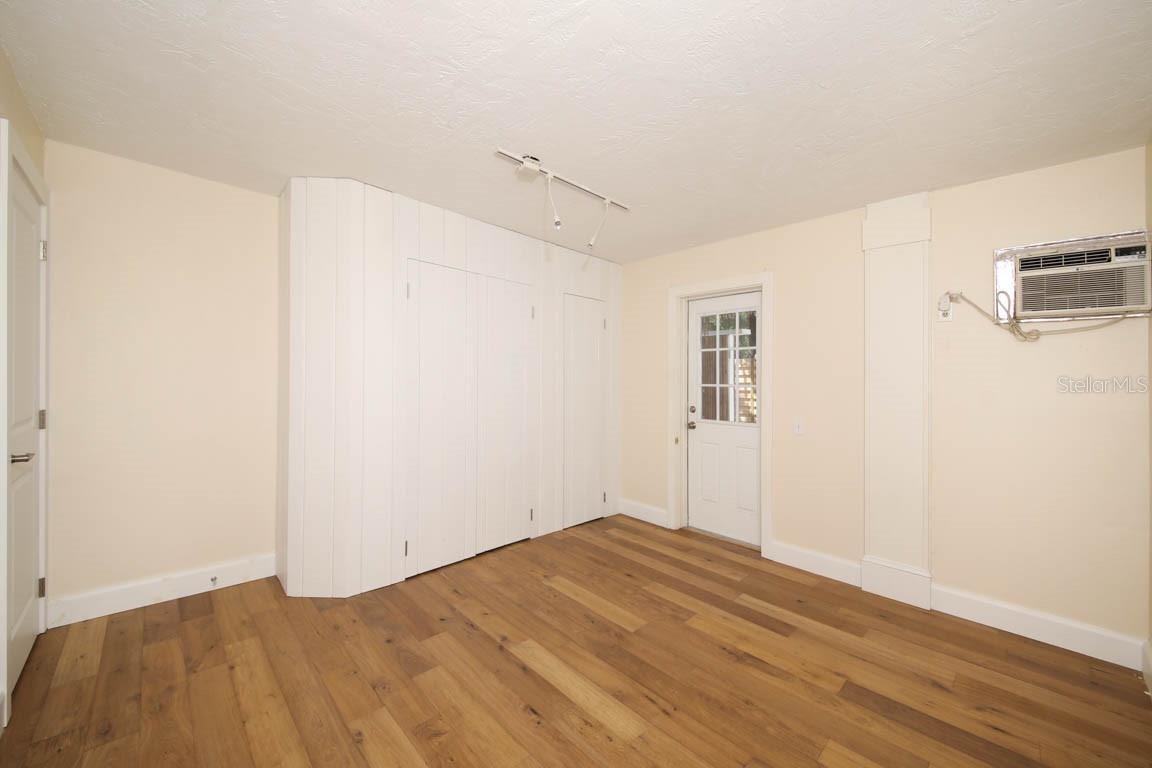 Image 19 of 31 For 1000 Gantt Avenue