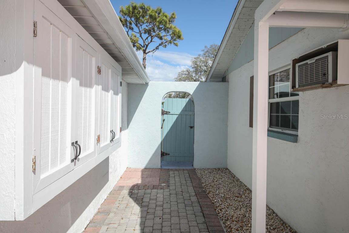 Image 22 of 31 For 1000 Gantt Avenue