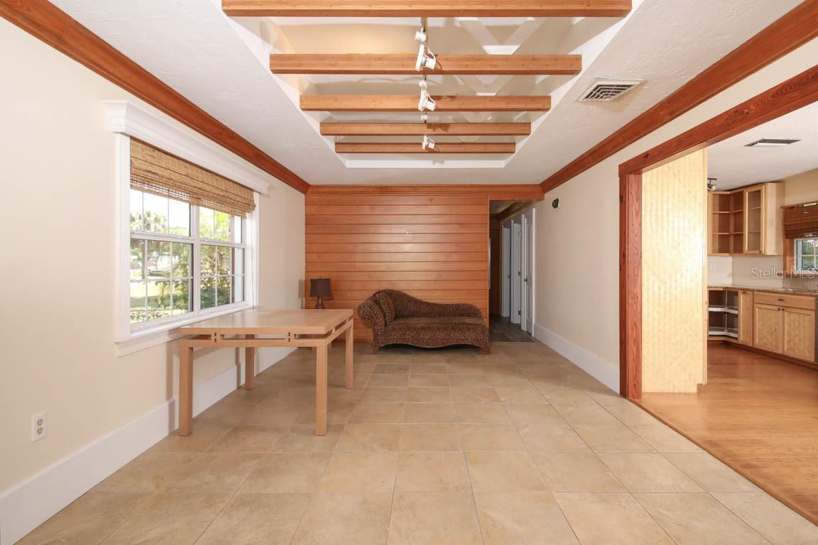 Image 9 of 31 For 1000 Gantt Avenue