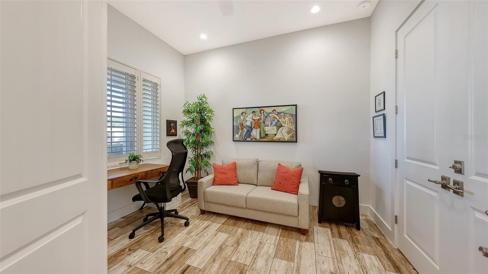 Listing photo id 26 for 4756 Ringwood Meadow