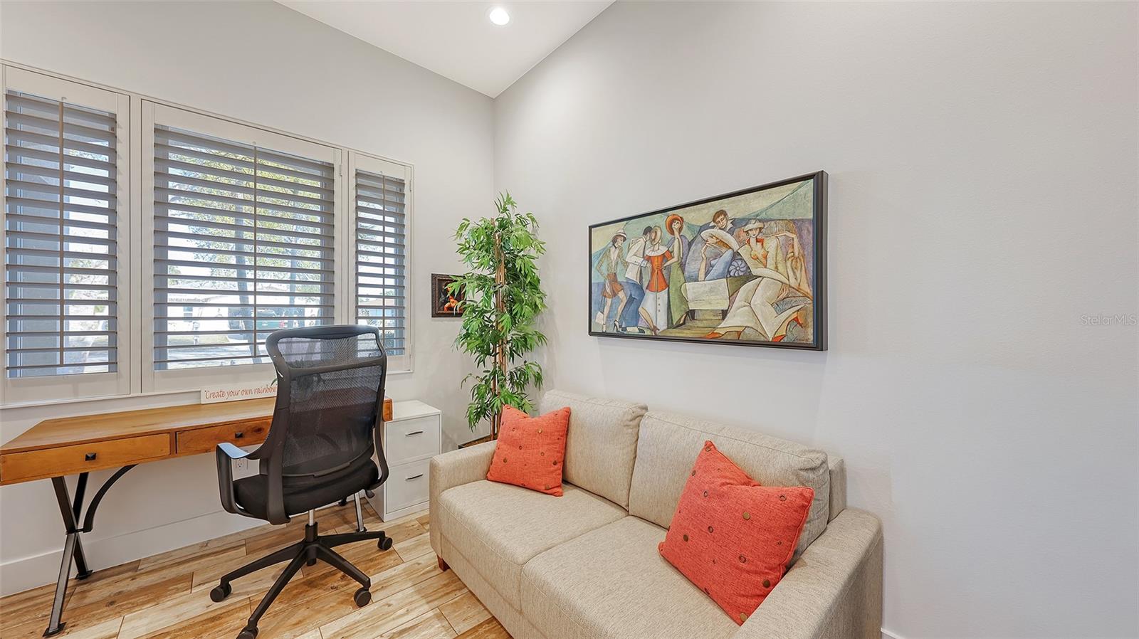 Listing photo id 27 for 4756 Ringwood Meadow