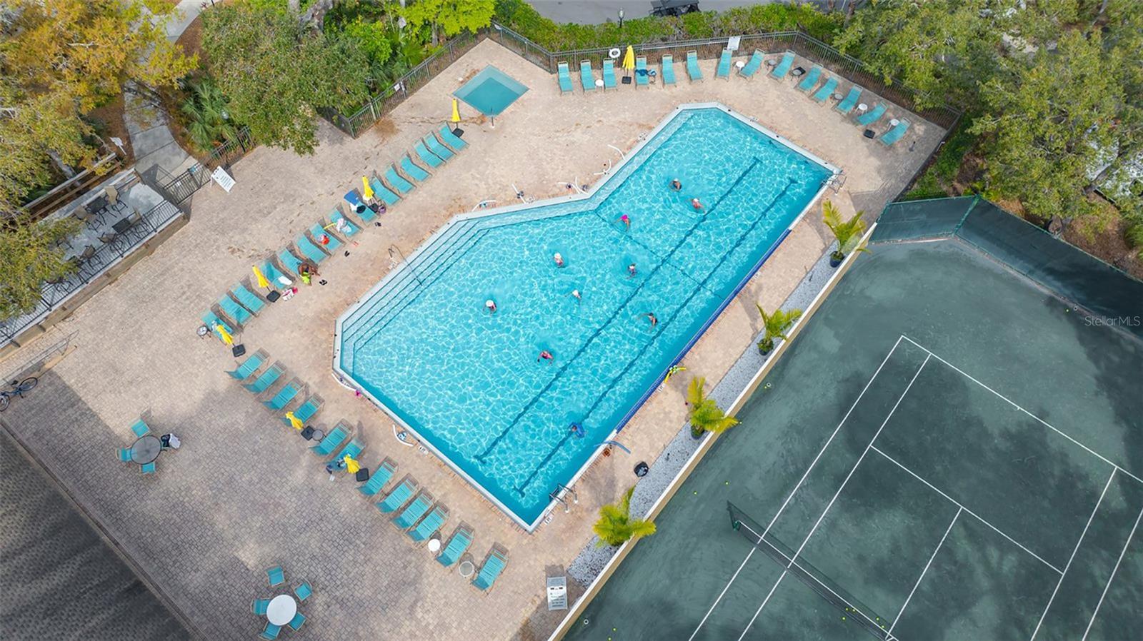 Listing photo id 40 for 4756 Ringwood Meadow