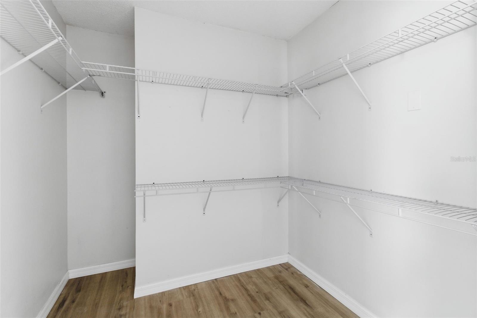 Image 17 of 33 For 5223 Shadow Lawn Drive