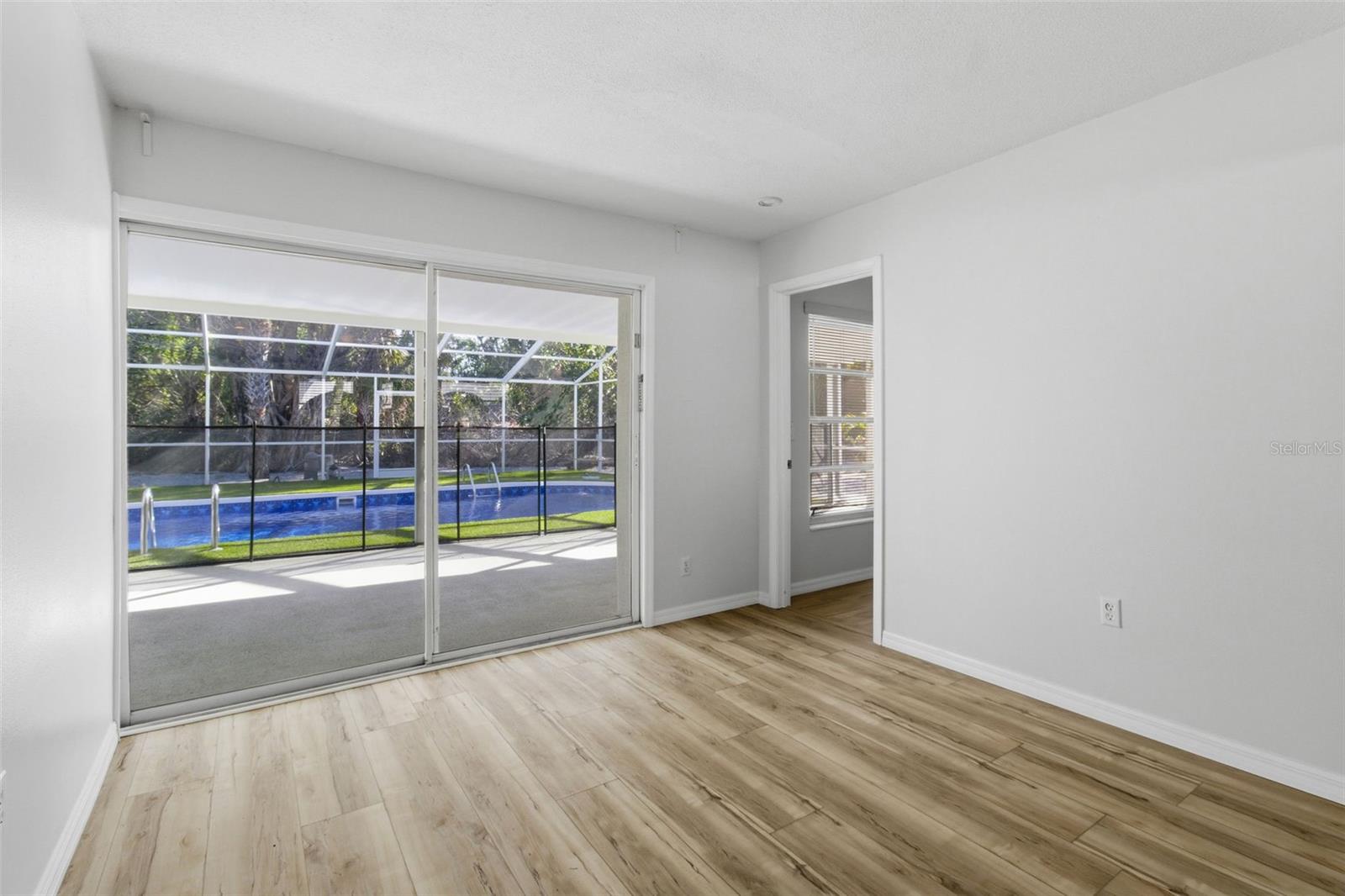 Image 6 of 33 For 5223 Shadow Lawn Drive