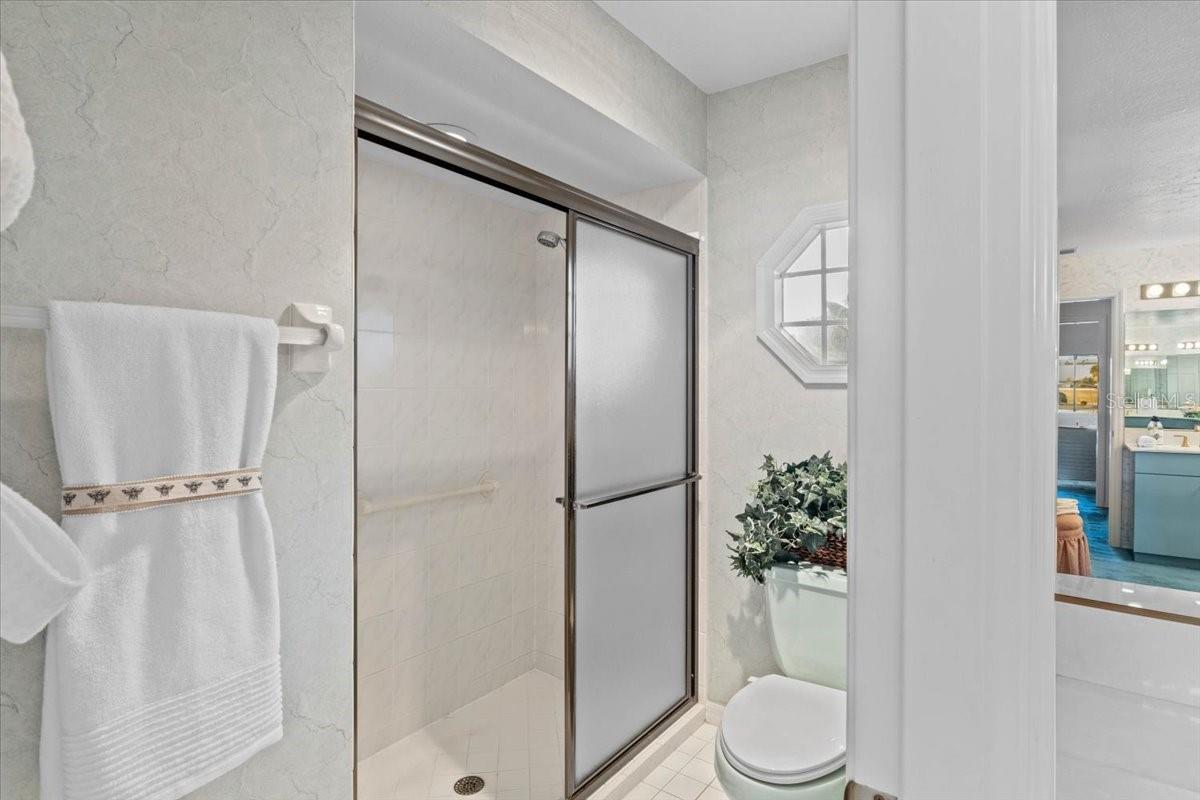 Image 40 of 99 For 3002 Wilderness Boulevard W