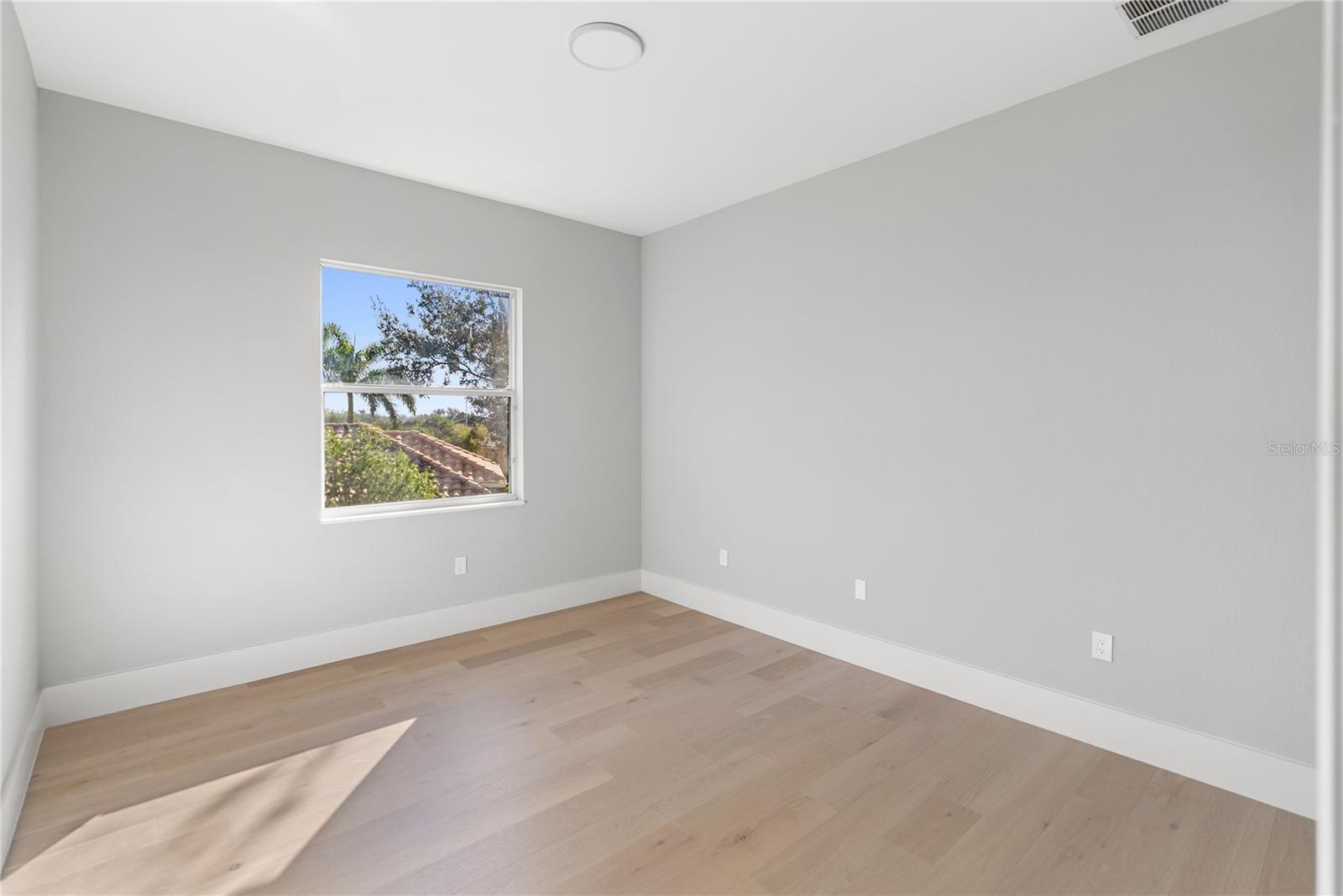 Image 21 of 41 For 11007 Big Bass Place