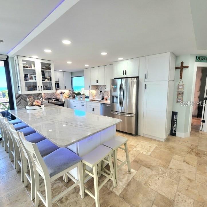 Image 28 of 55 For 6415 Midnight Pass Road 904