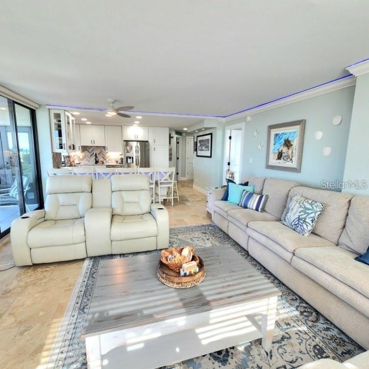 Image 35 of 55 For 6415 Midnight Pass Road 904