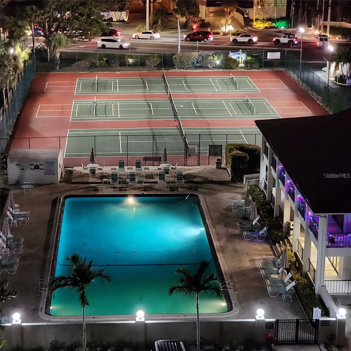 Image 51 of 55 For 6415 Midnight Pass Road 904