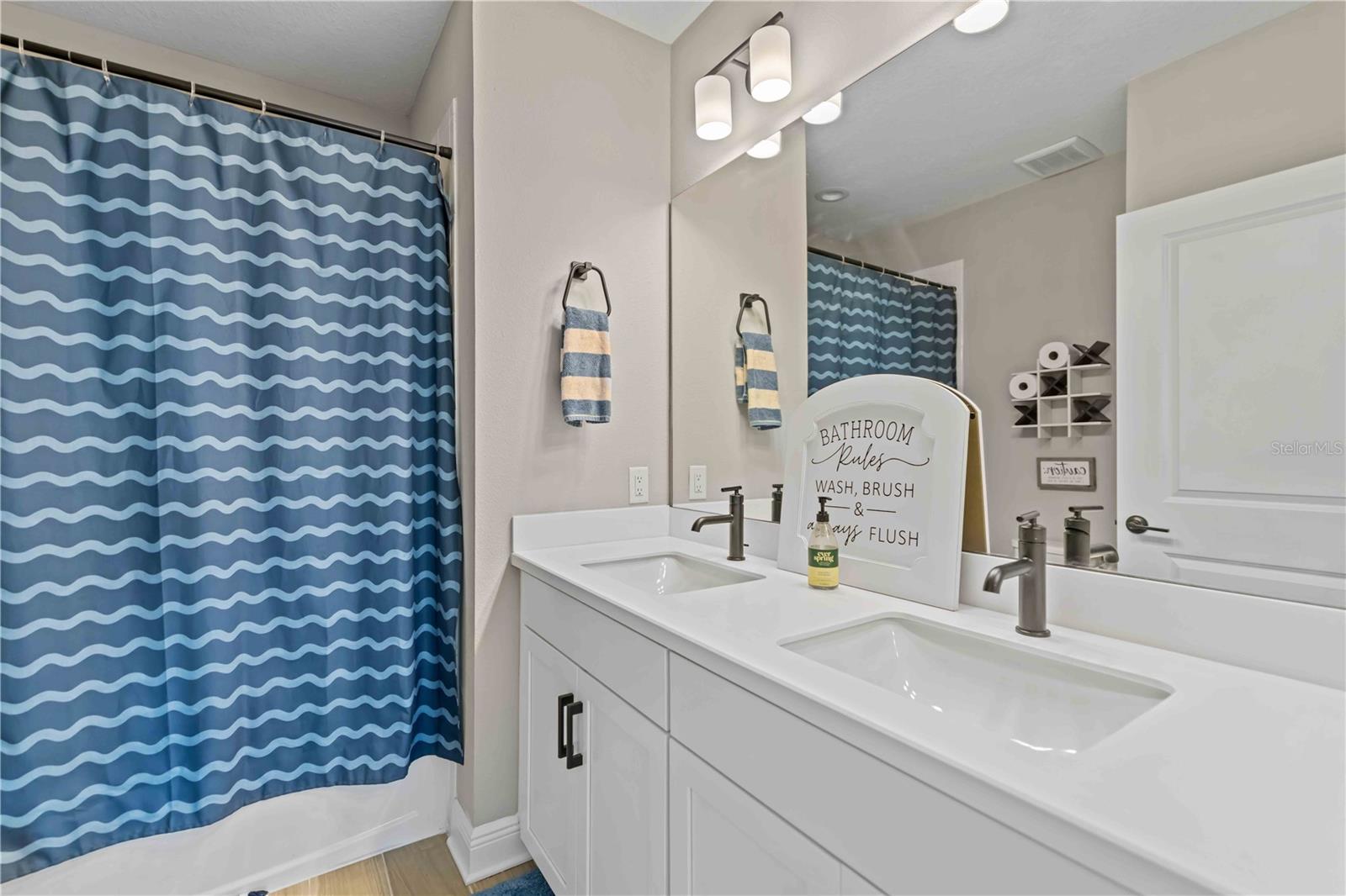 Image 34 of 71 For 10116 Cross River Trail