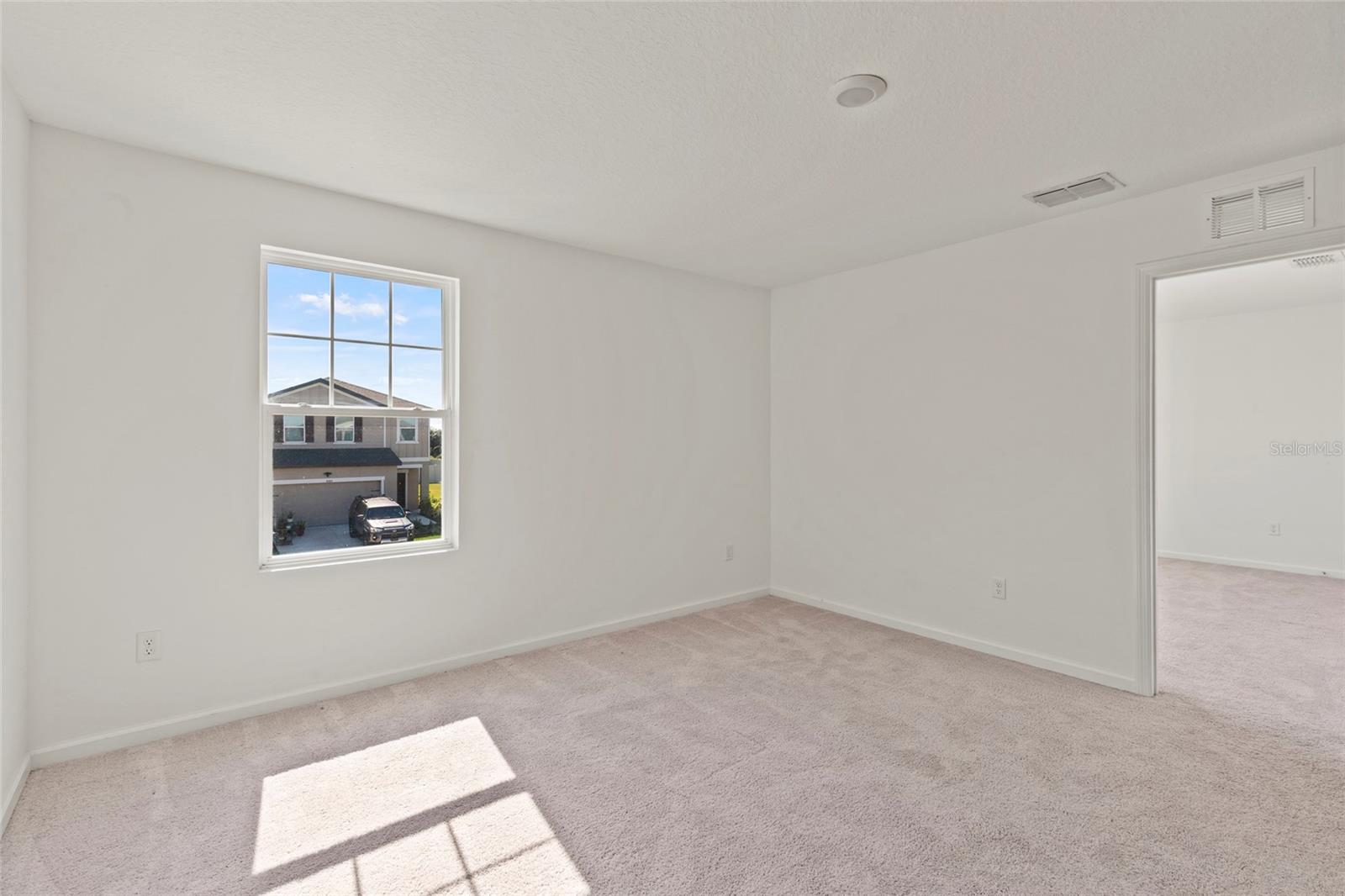 Image 13 of 28 For 10463 Ladybug Cove