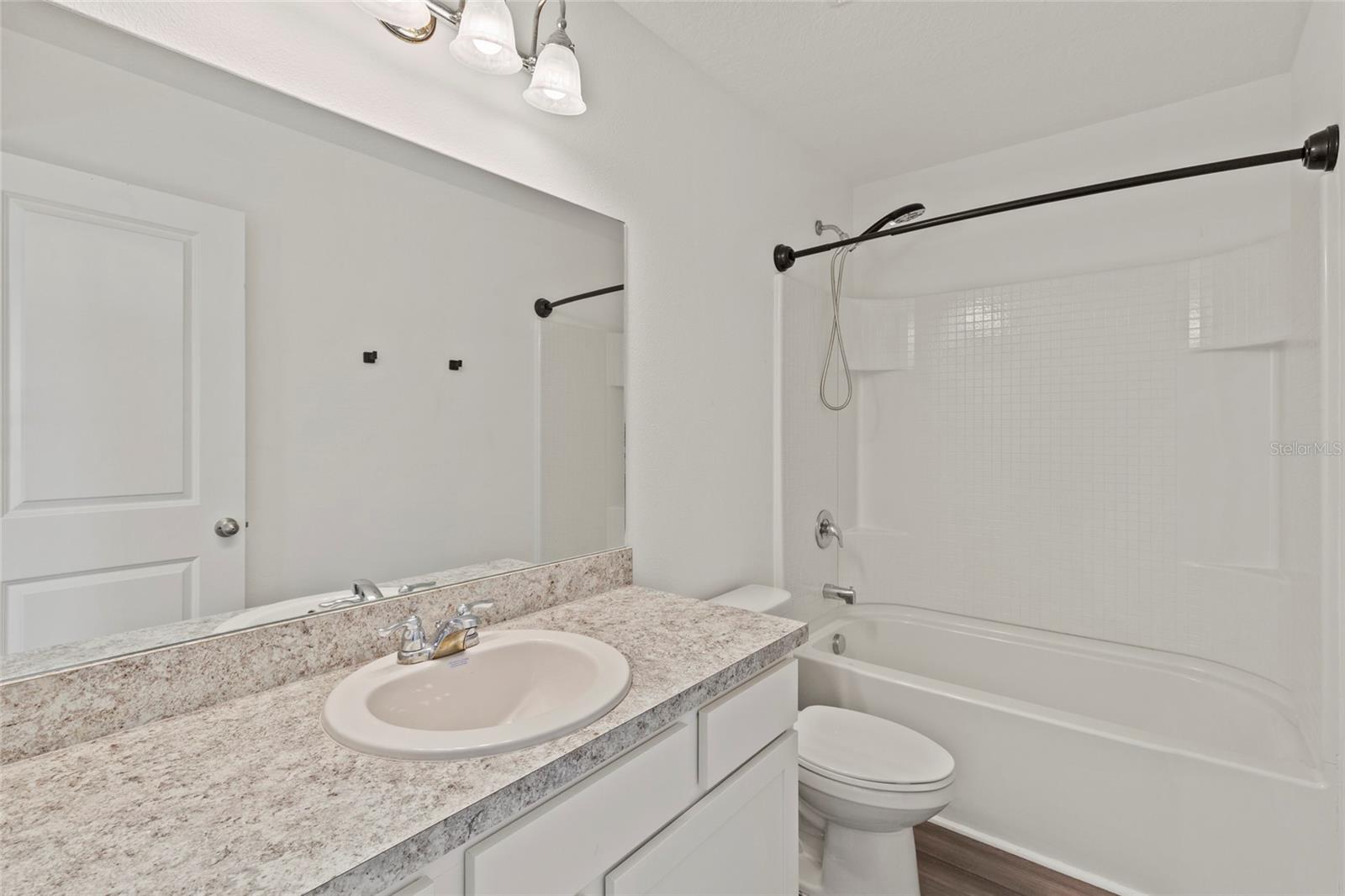 Image 15 of 28 For 10463 Ladybug Cove