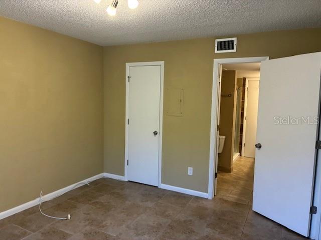 Image 13 of 16 For 3806 Oak Drive V21