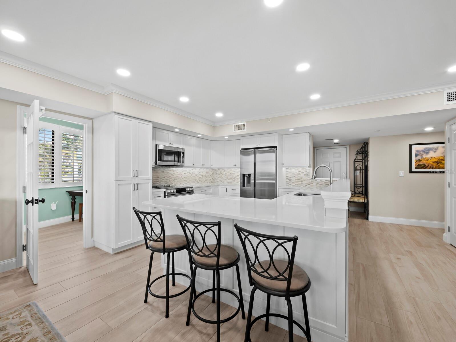 Image 13 of 57 For 1485 Gulf Of Mexico Drive 110