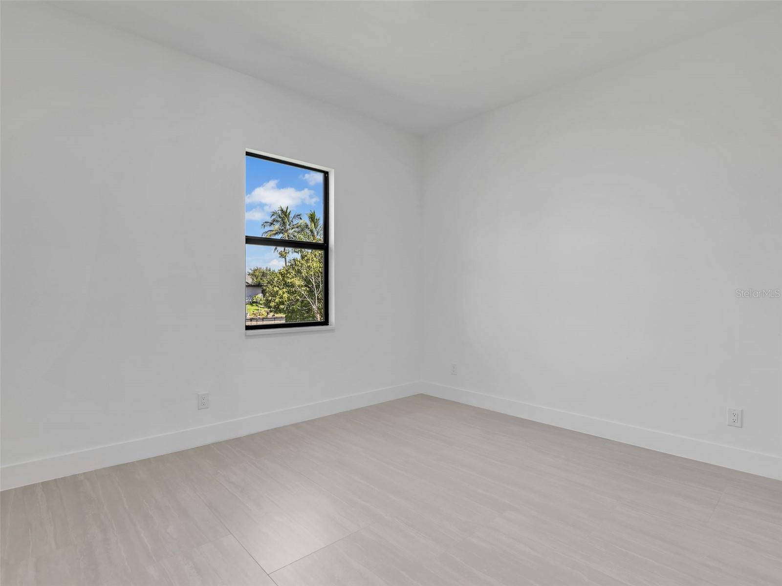 Image 25 of 39 For 2227 20th Terrace