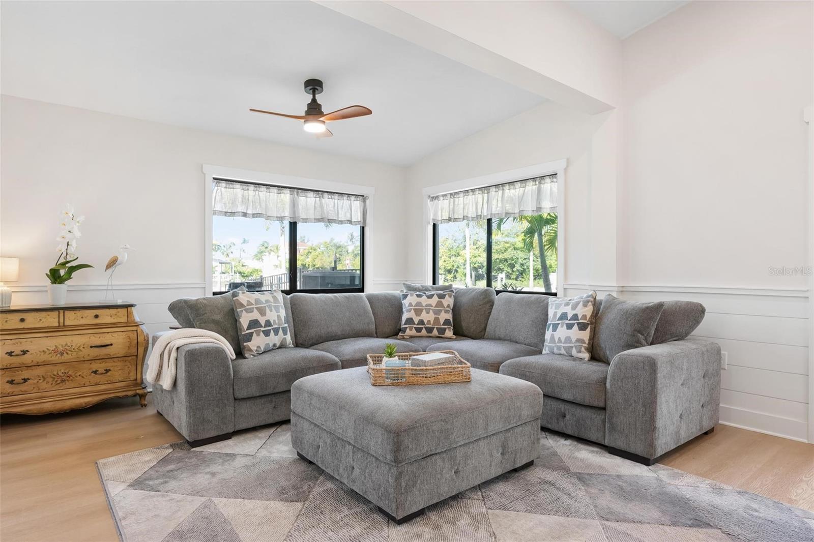 Image 11 of 67 For 401 28th Street