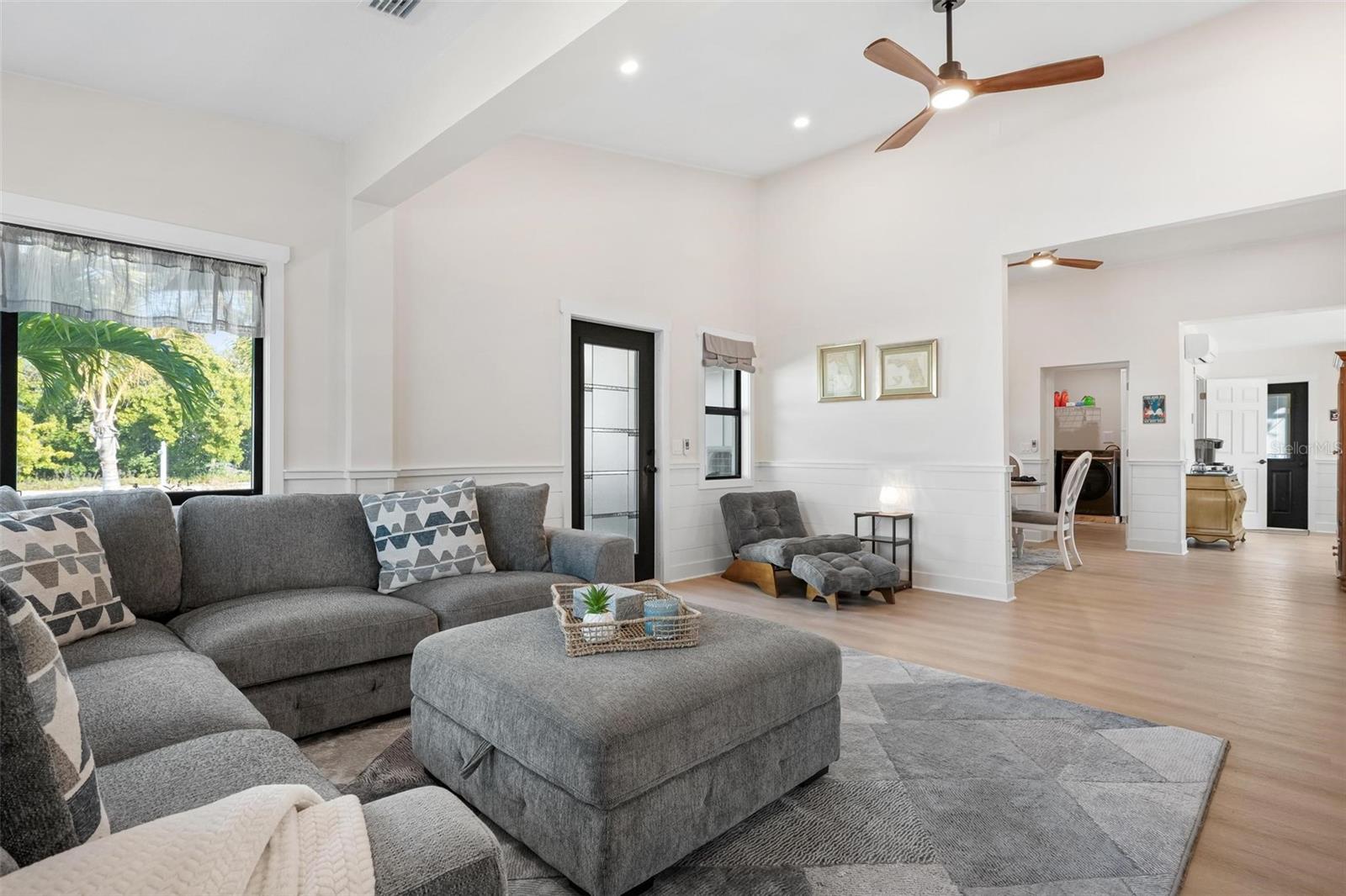 Image 12 of 67 For 401 28th Street