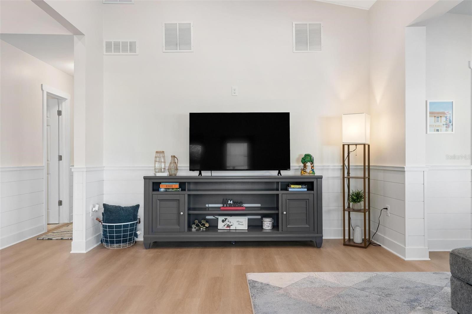 Image 16 of 67 For 401 28th Street