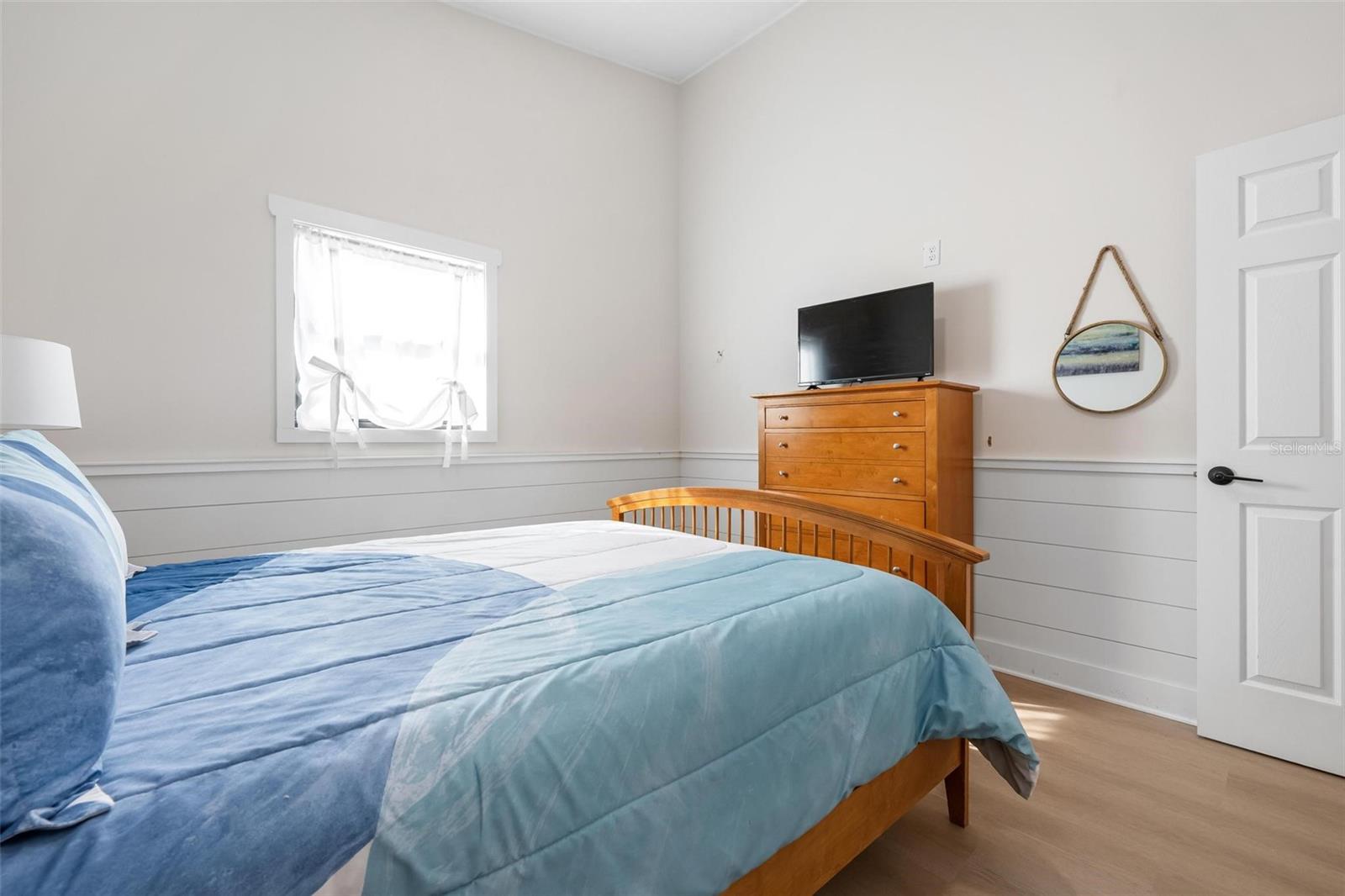 Image 30 of 67 For 401 28th Street