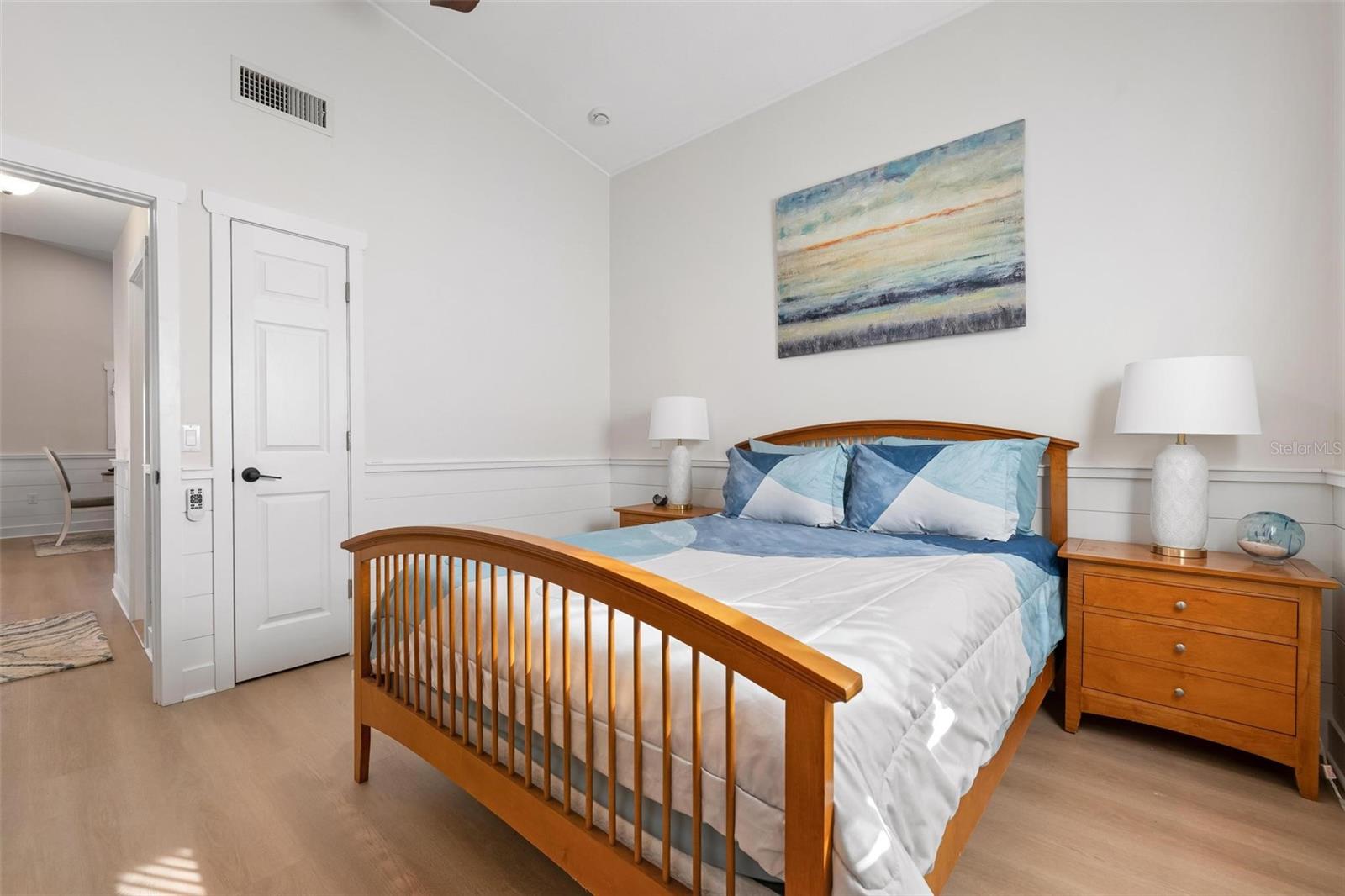 Image 31 of 67 For 401 28th Street