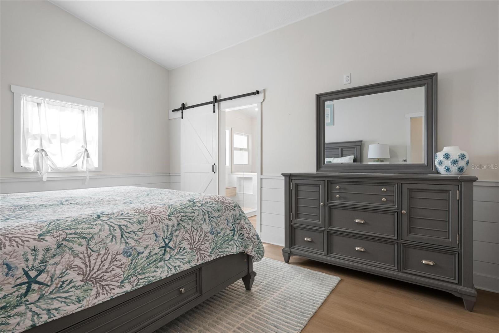 Image 34 of 67 For 401 28th Street