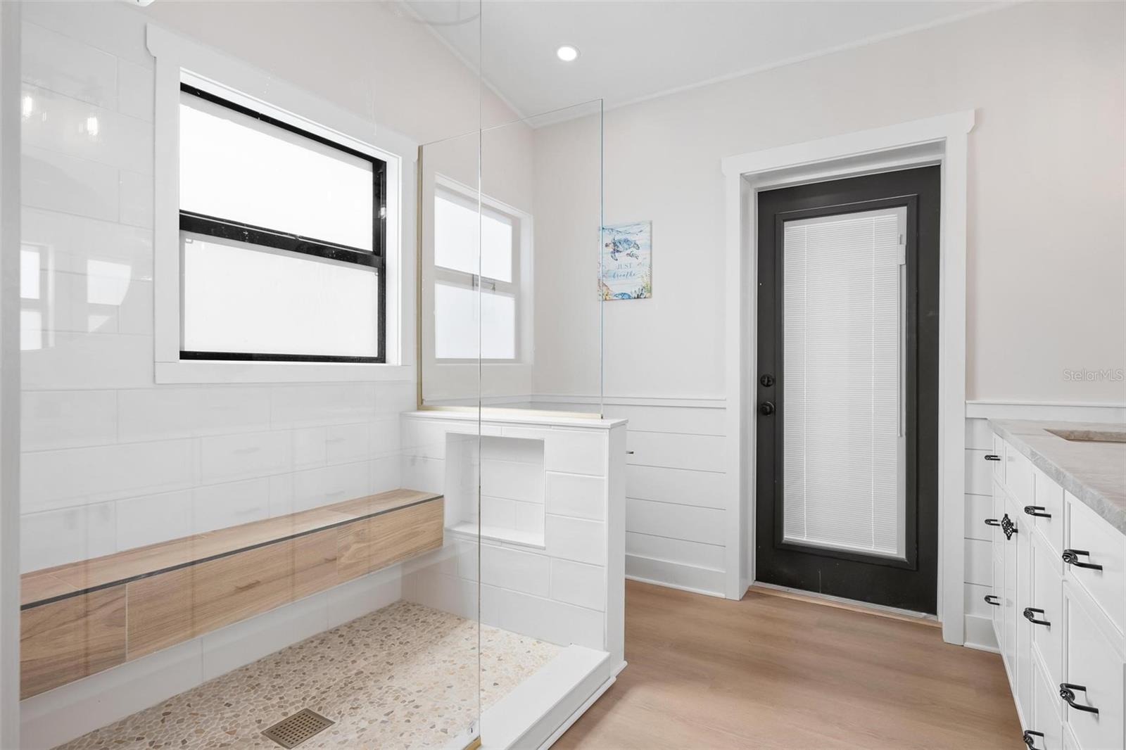 Image 39 of 67 For 401 28th Street