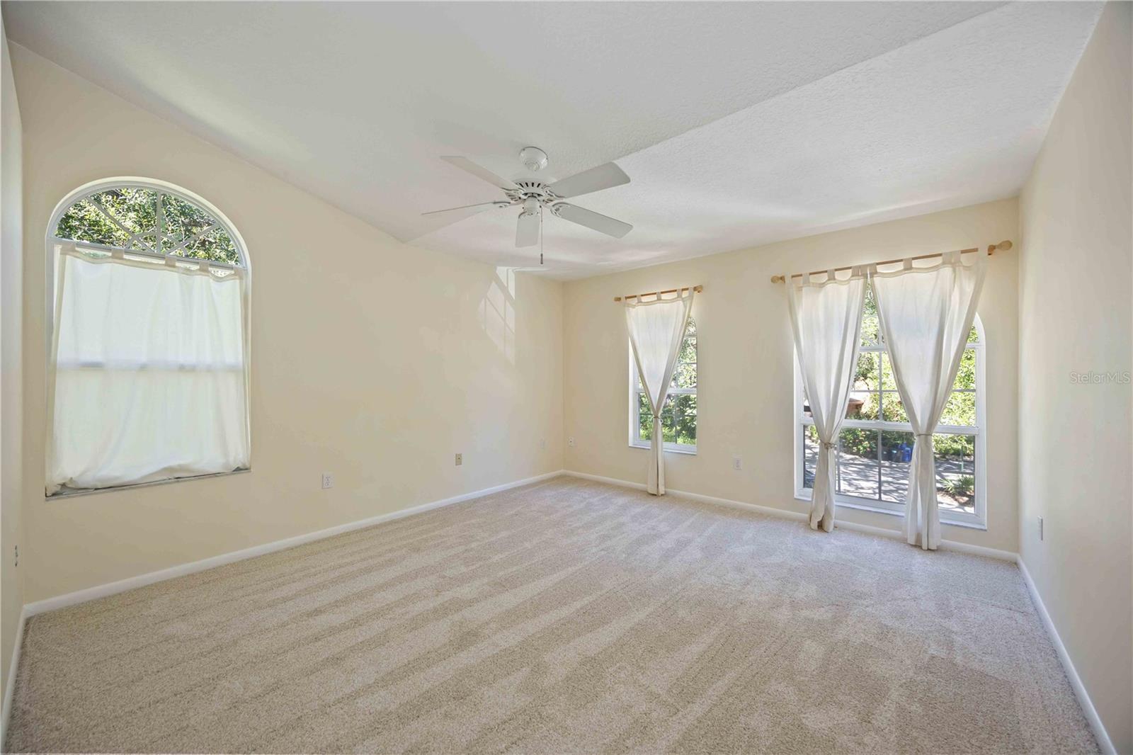 Image 22 of 29 For 6905 Arbor Oaks Ct