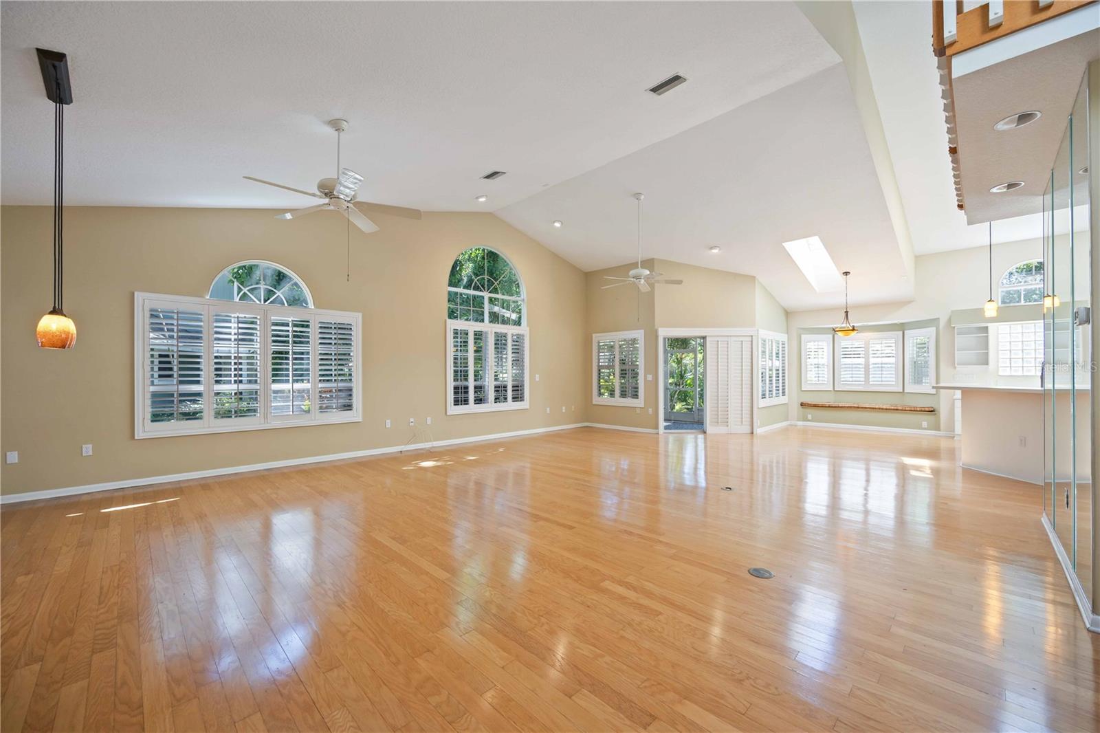 Image 4 of 29 For 6905 Arbor Oaks Ct