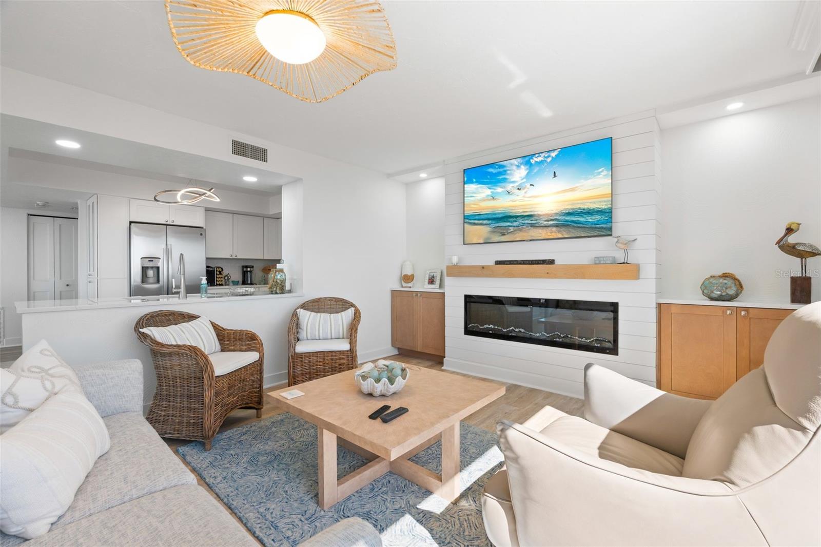 Image 12 of 46 For 8600 Midnight Pass Road 301