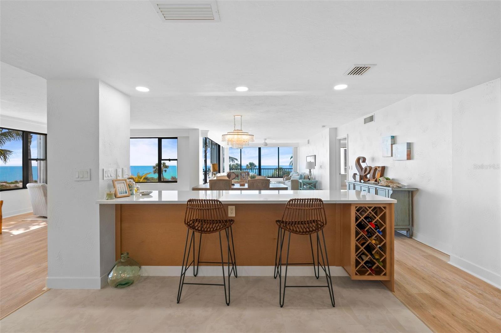 Image 14 of 46 For 8600 Midnight Pass Road 301