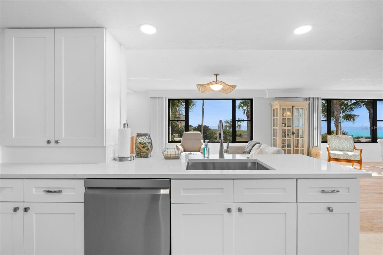 Image 15 of 46 For 8600 Midnight Pass Road 301