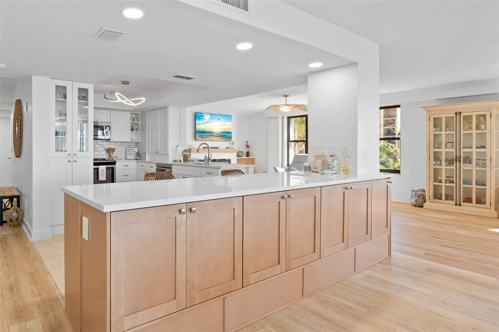 Image 16 of 46 For 8600 Midnight Pass Road 301